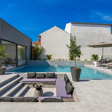 بيت للعطل Opal *